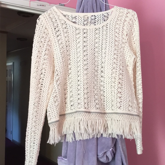 Crop top ish, thin summer top! - Picture 1 of 1